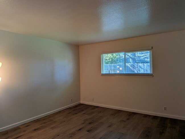 Building Photo - 9279 Corinthian Cir