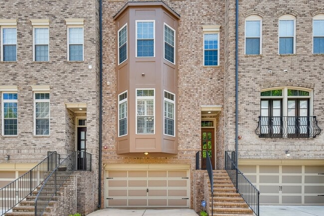 Building Photo - 1941 Ridgemont Ln