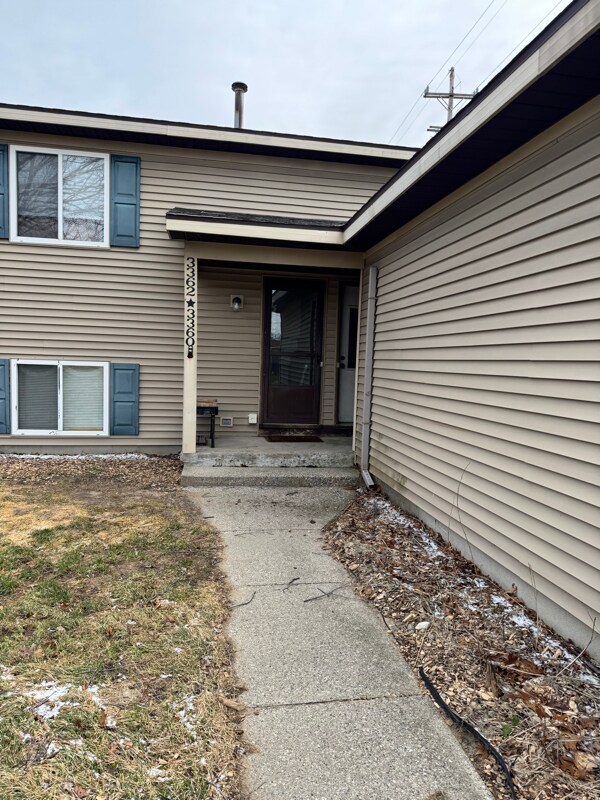 Building Photo - 3360 Burlingame Ave SW