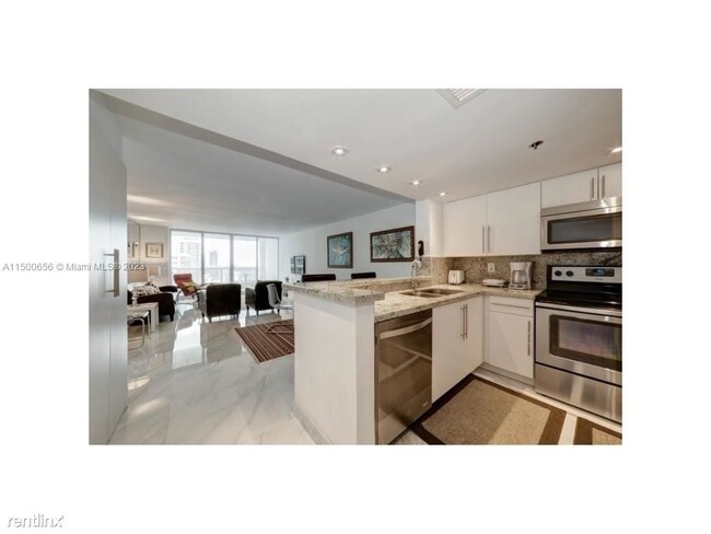 Building Photo - 3 br, 3 bath Condo - 1717 N Bayshore Dr Ph...