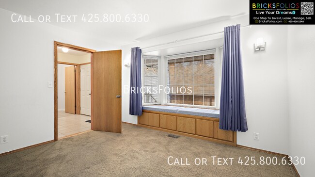 Building Photo - 15638 42nd Ave S