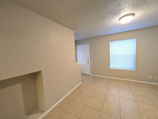 Building Photo - 330 W Byrd Blvd