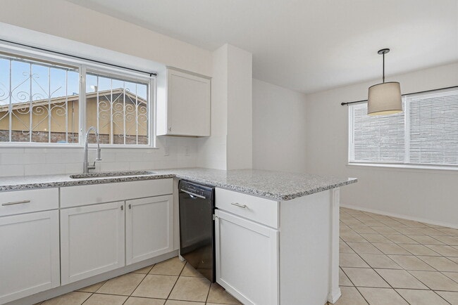 Building Photo - 10837 Gemstone St
