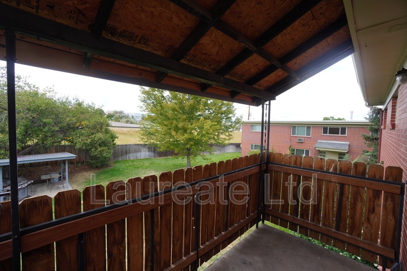 Building Photo - 761 Oak St