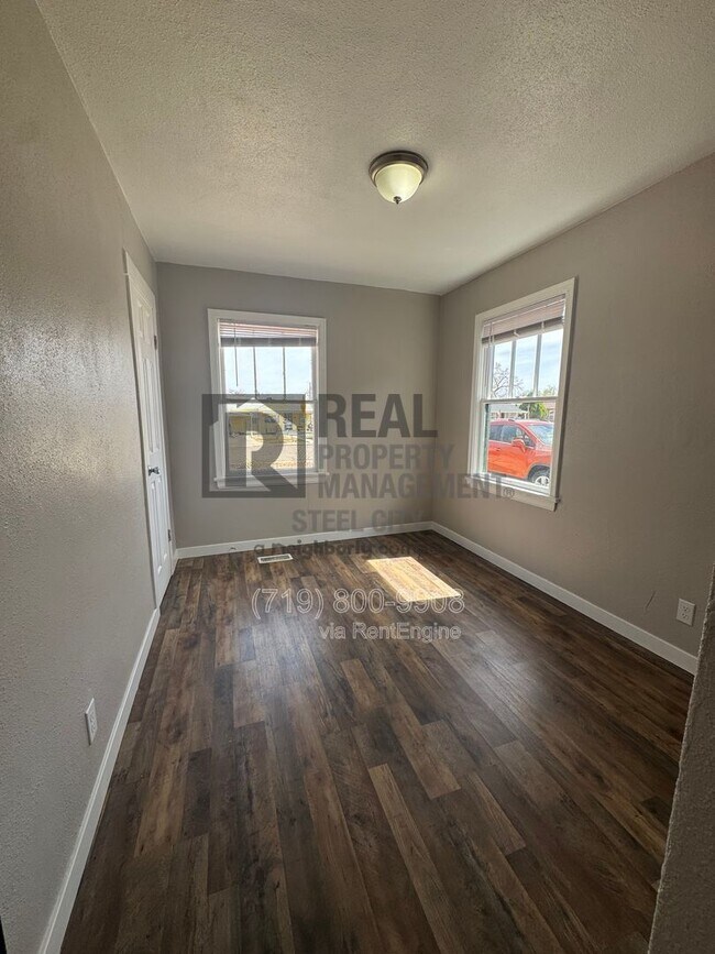 Building Photo - 2619 7th Ave