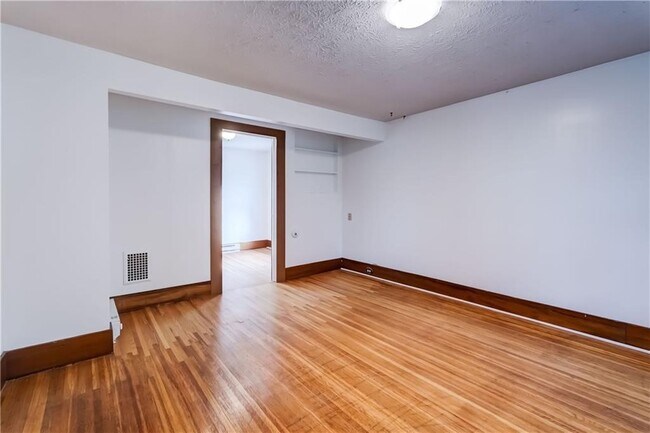 Building Photo - 45 Roseview Ave