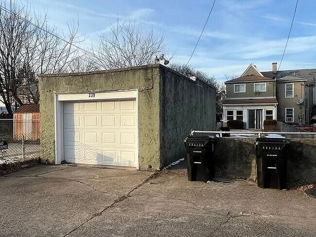 Building Photo - 239 St Helena Ave