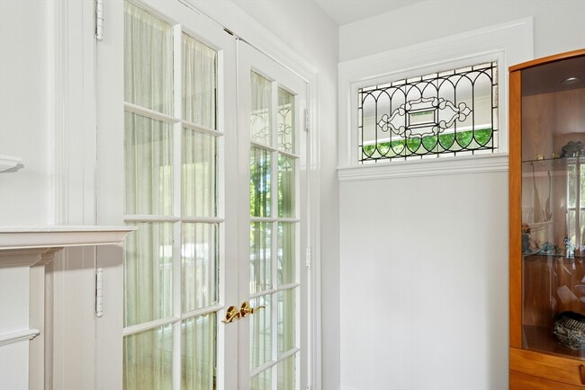 Building Photo - 231 Lagrange St