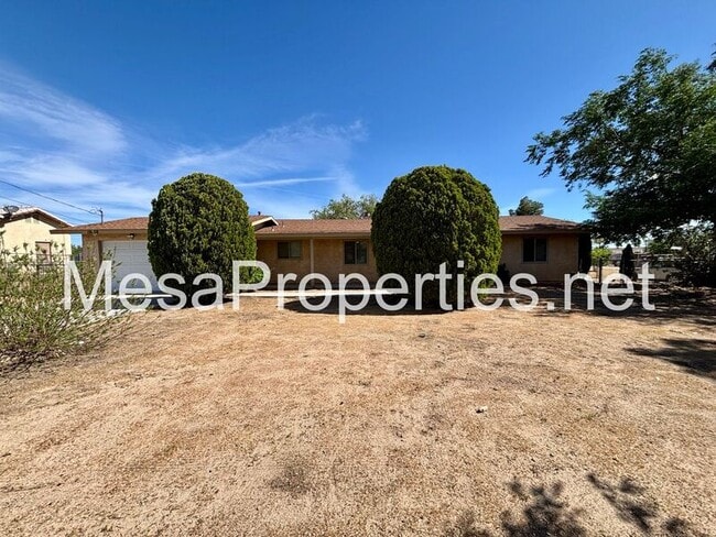 Building Photo - 19158 Live Oak St