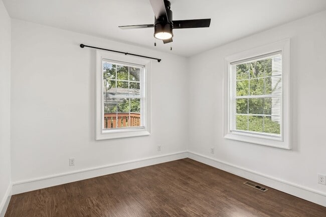 Building Photo - 1615 Cahal Ave