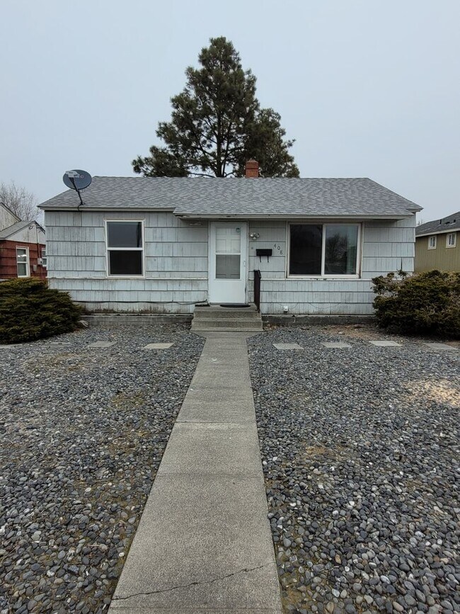 Building Photo - House in Knolls Vista