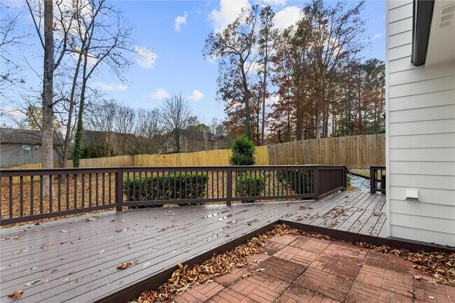 Building Photo - 2580 Waterford Park Dr