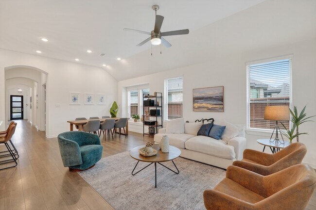 Building Photo - 8145 Overland Grv