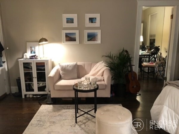 Building Photo - 66 Queensberry St