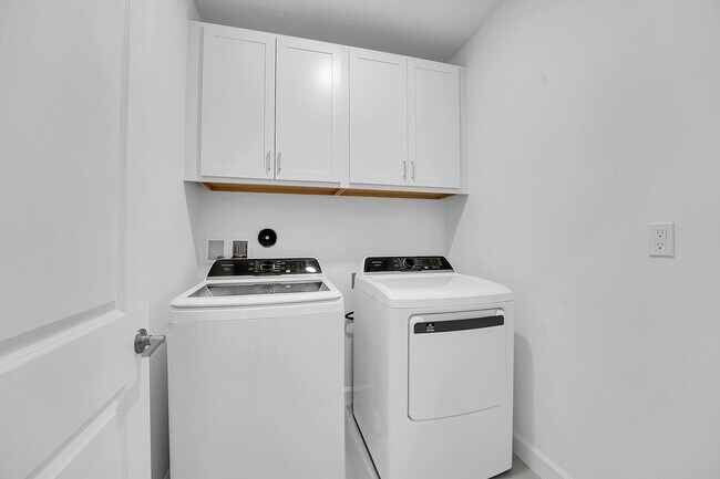 Building Photo - 3551 Angler Dr
