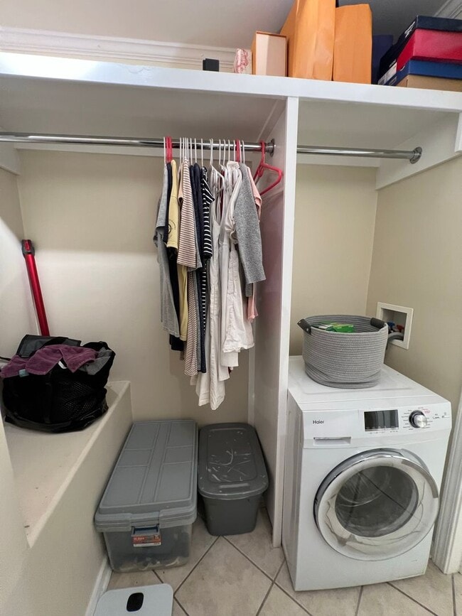 Building Photo - Spectacular Studio Condo @ Studio 40!