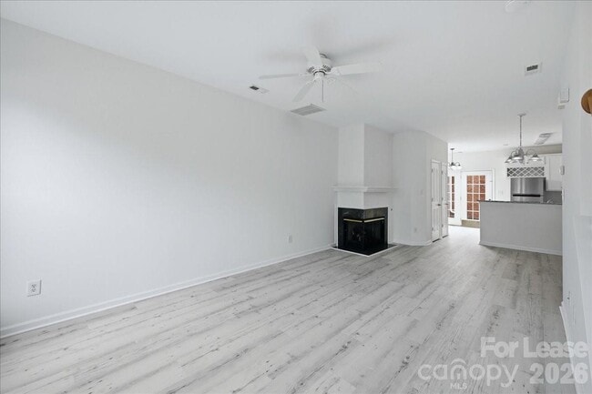 Building Photo - 6928 Creft Cir