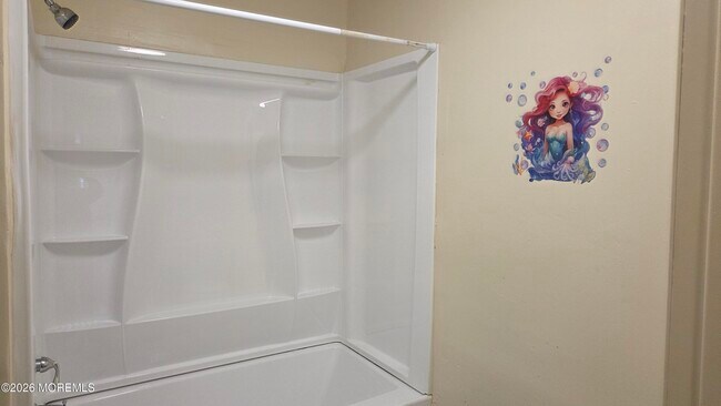 Building Photo - 44 Borden Ave