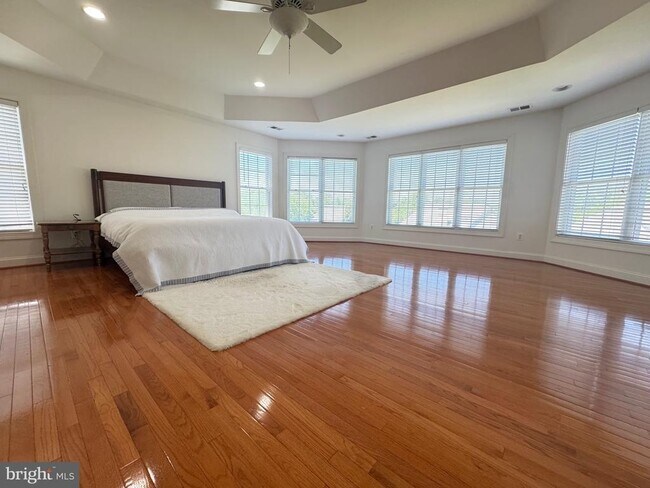 Building Photo - 5117 Sante Fe Ct