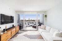 Building Photo - 1800 Sunset Harbour Dr