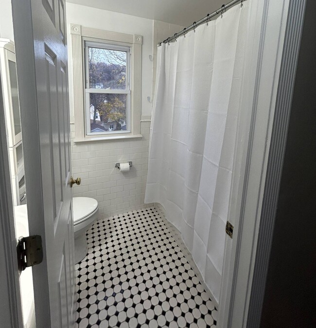 Building Photo - 42 Vanderbilt Ave