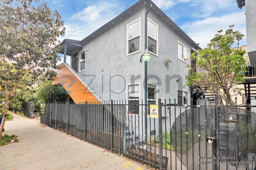Building Photo - 4057 S Hoover St