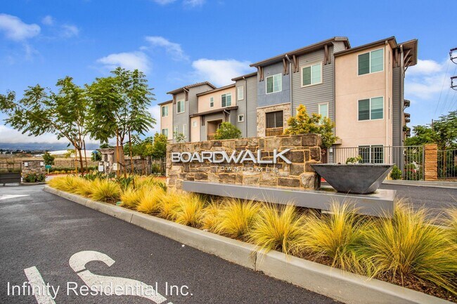 Building Photo - 3 br, 2.5 bath House - 747 Savi Drive  #104