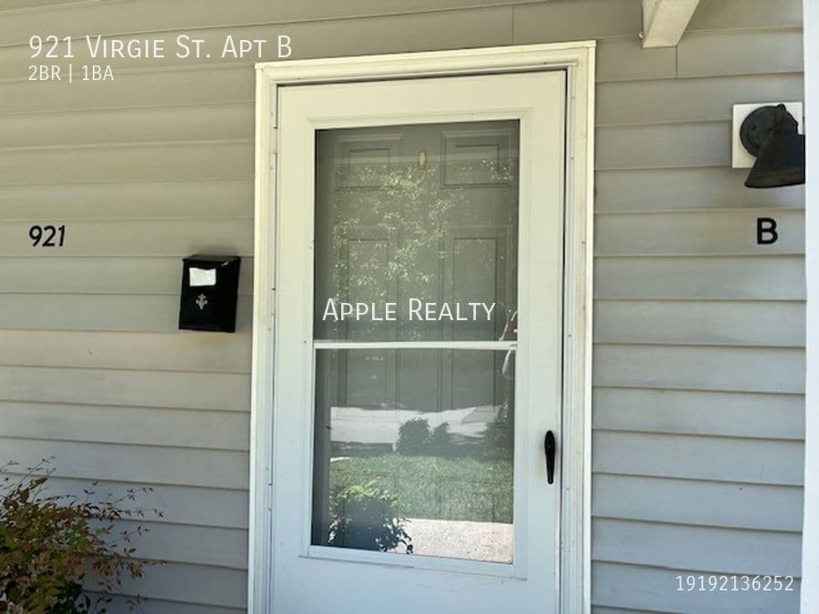 Building Photo - 921 Virgie St