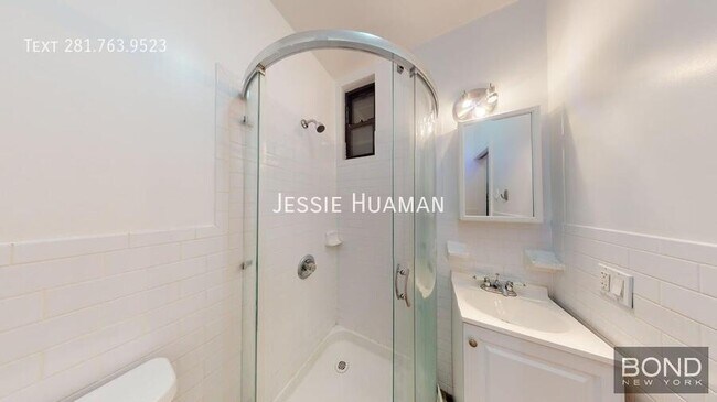 Building Photo - 1502 First Ave -3CD