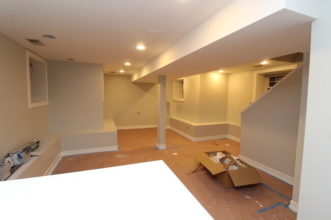 Building Photo - 1747 W Wallen Ave