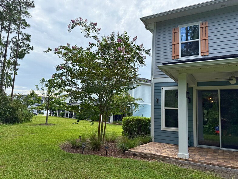 Building Photo - 7161 Jareth Dr