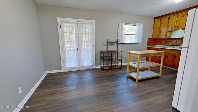 Building Photo - 1728 Lawson Rd