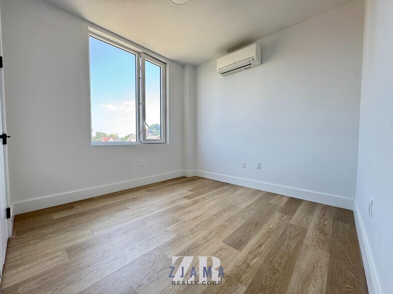 Building Photo - 1629 Brooklyn Ave