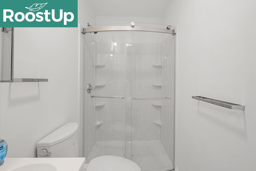 Building Photo - RoostUp Furnished Private Bedroom with Pri...