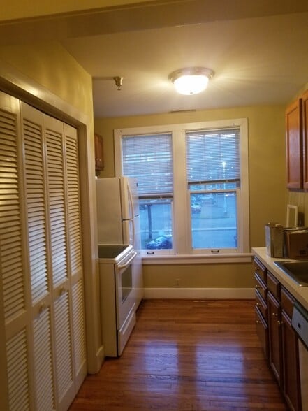 Building Photo - 331 22nd Ave N