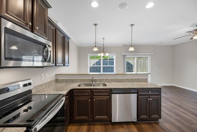 Building Photo - EXCELLENT LOCATION IN LEXINGTON'S DAWSON'S PARK