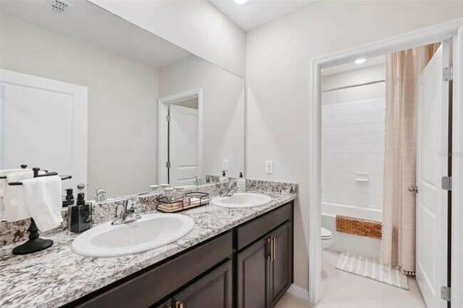 Building Photo - 13055 Willow Grove Dr