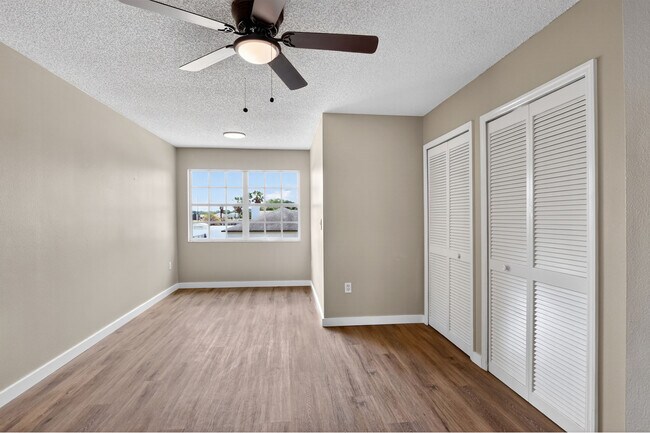 Building Photo - 802 Arietta Cir N
