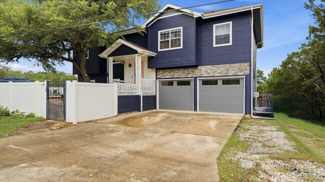 Building Photo - 1314 Stagecoach Dr