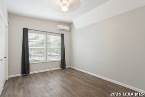 Building Photo - 102 Mace St
