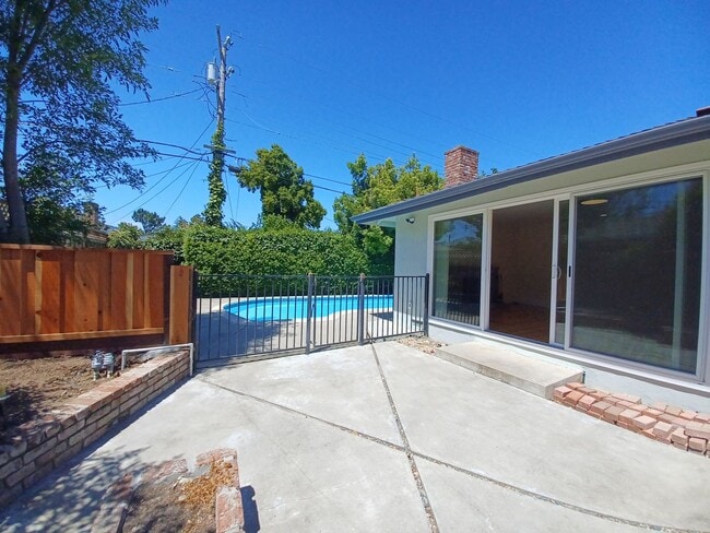 Building Photo - Renovated Sunnyvale House with Swimming Po...