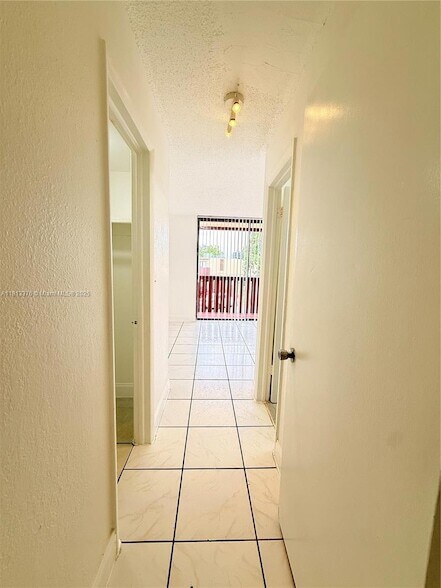 Building Photo - 20000 SW 123rd Dr