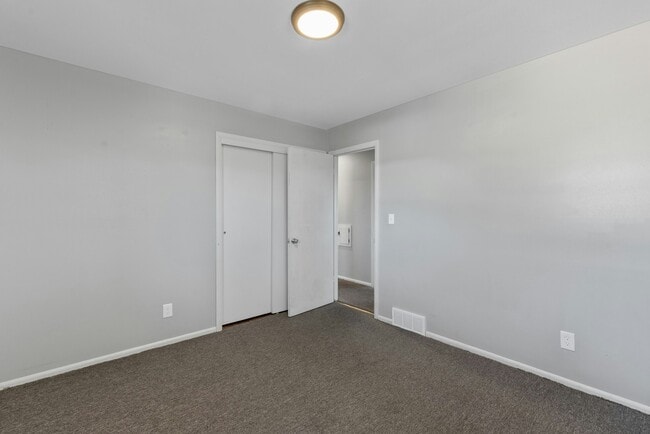 Building Photo - 6461 N 73rd St