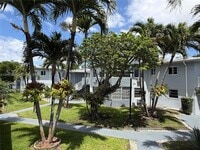 Building Photo - 1701 NE Miami Gardens Dr