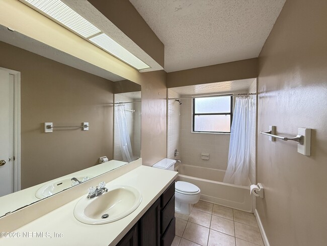 Building Photo - 8326 Cross Timbers Dr W