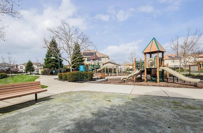 Building Photo - 655 San Marino Ct