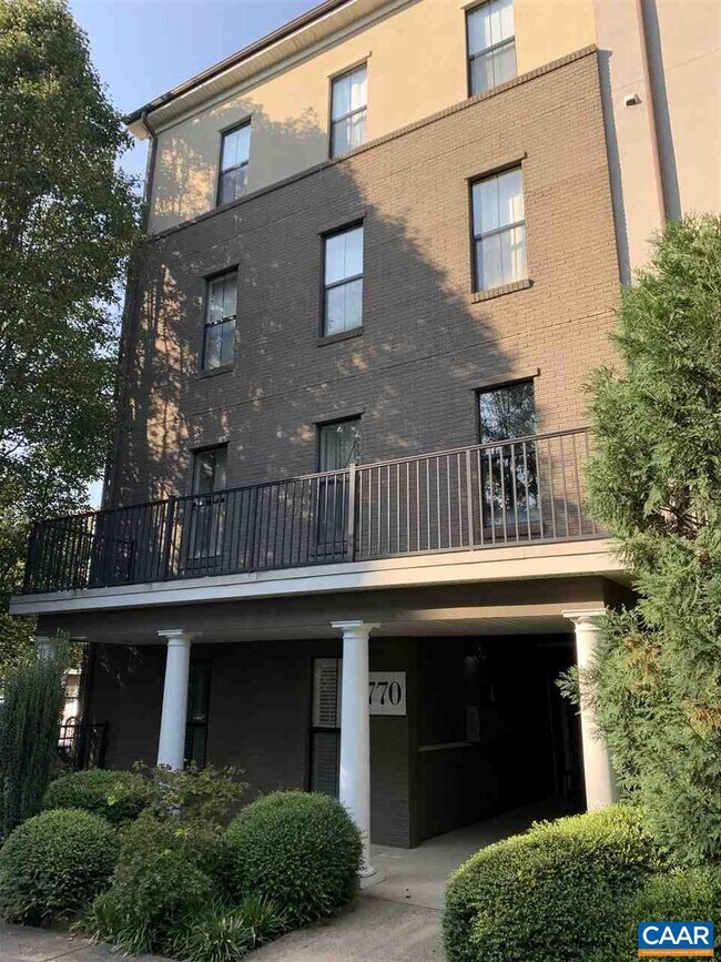 Building Photo - 770 Walker Square