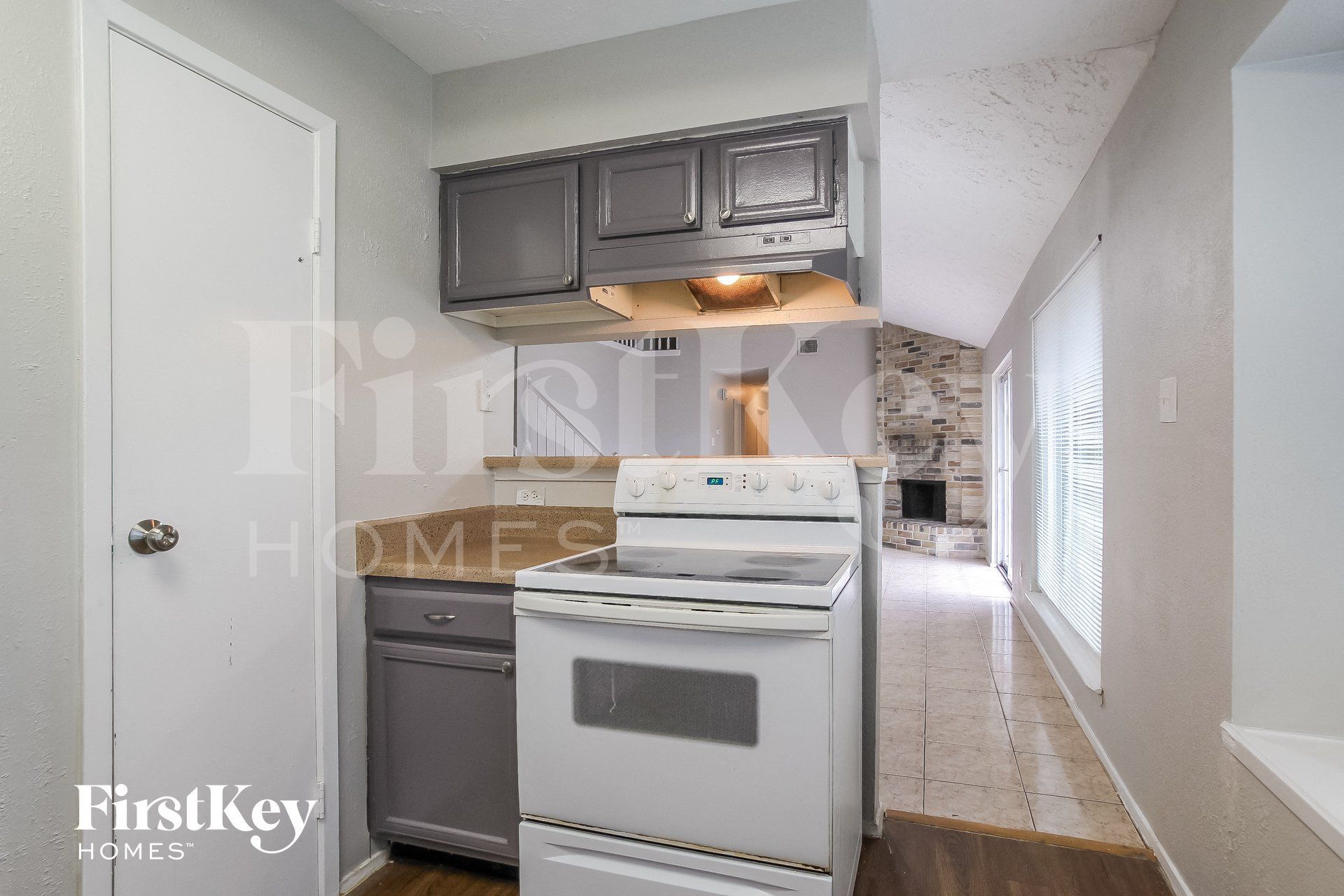 Building Photo - 22219 Diane Dr