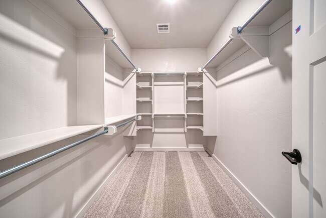 Building Photo - Beautiful property in Edmond