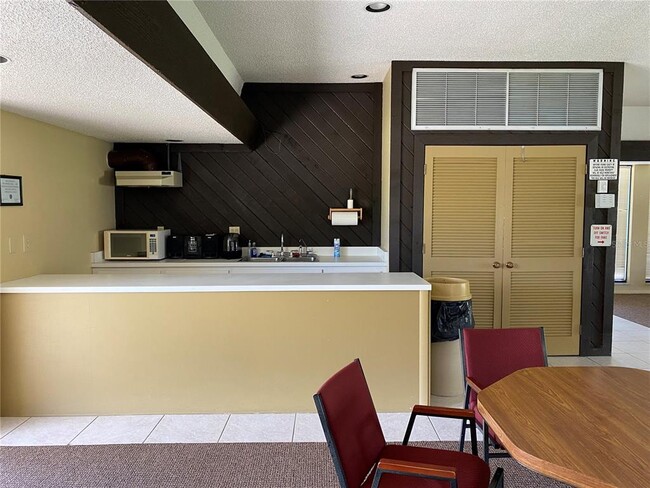 Building Photo - 225 Caryl Way